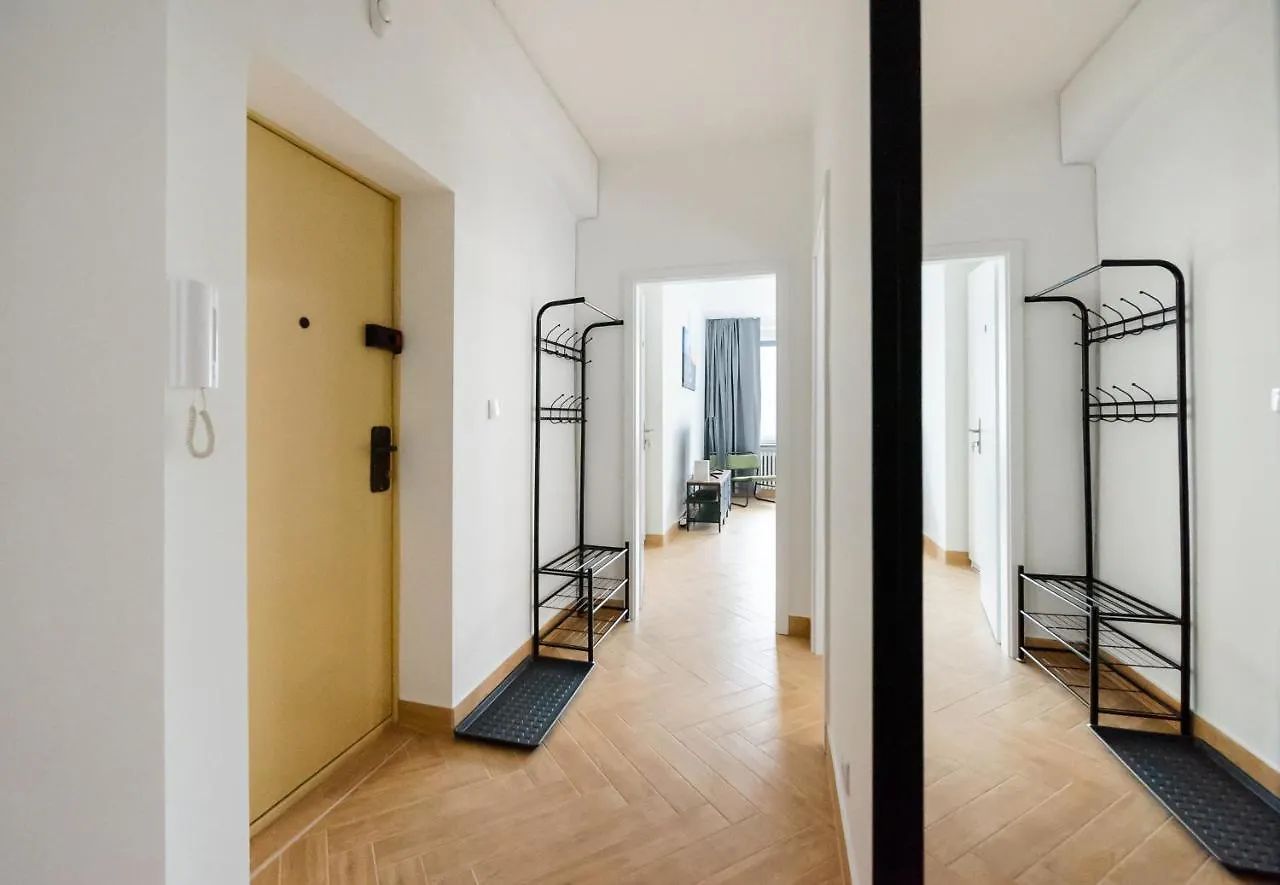 Marszalkowska White & Black Apartment ワルシャワ ポーランド