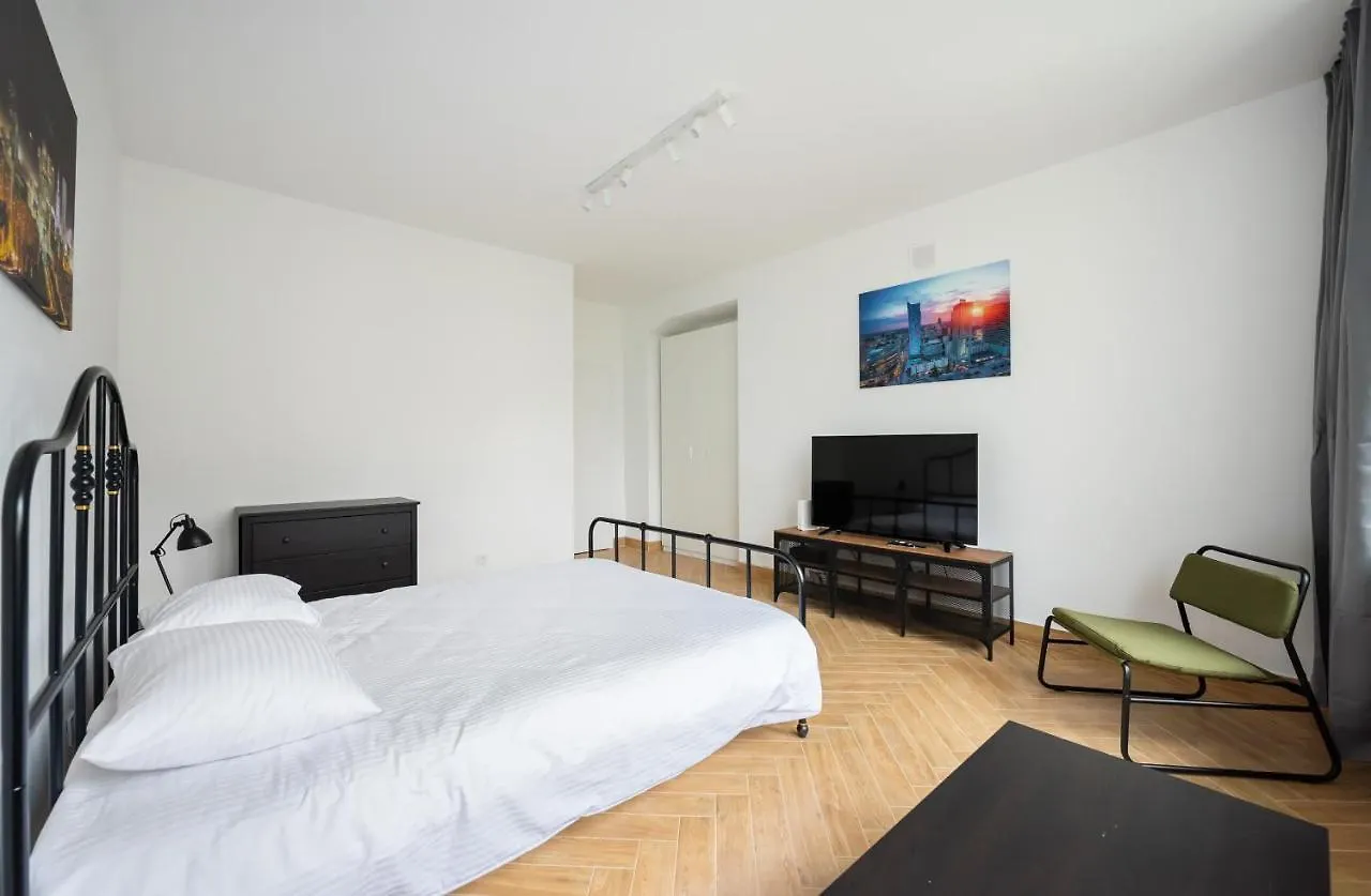 Marszalkowska White & Black Apartment ワルシャワ